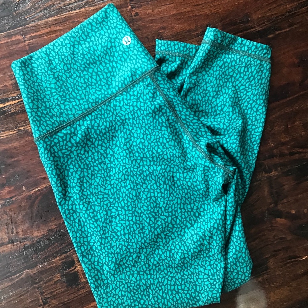 Lululemon high waisted 7/8 length leggings size 10